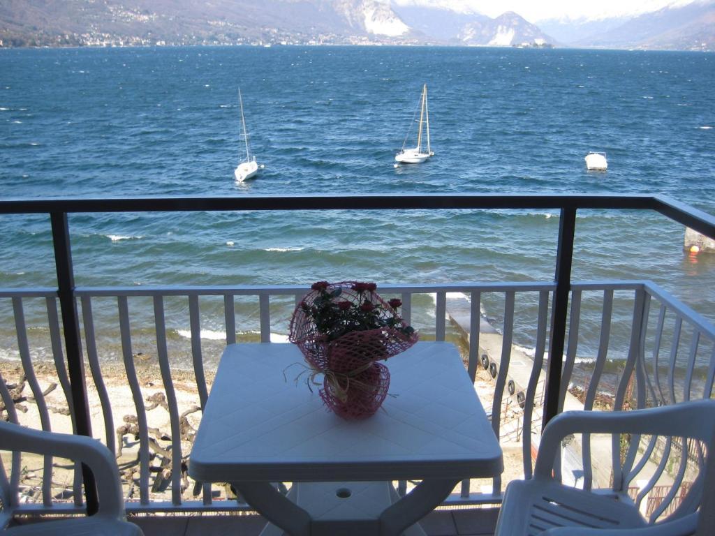 Albergo Riva Reno Di Leggiuno 部屋 写真
