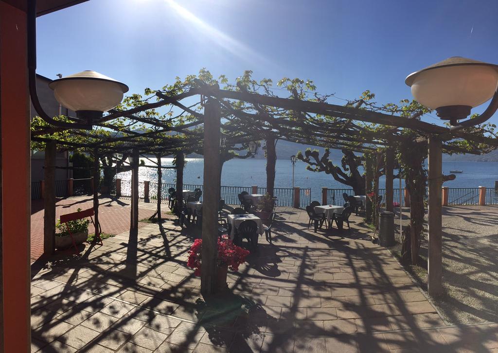 Albergo Riva Reno Di Leggiuno エクステリア 写真
