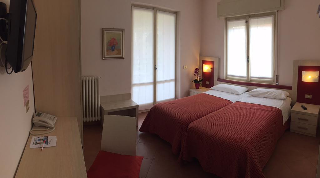 Albergo Riva Reno Di Leggiuno エクステリア 写真