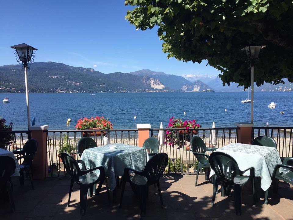 Albergo Riva Reno Di Leggiuno エクステリア 写真