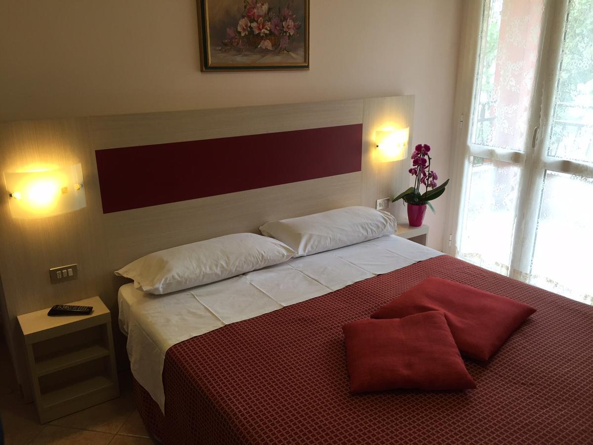 Albergo Riva Reno Di Leggiuno エクステリア 写真