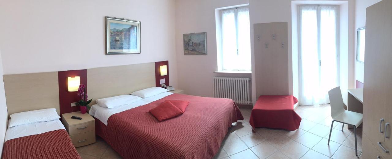 Albergo Riva Reno Di Leggiuno エクステリア 写真